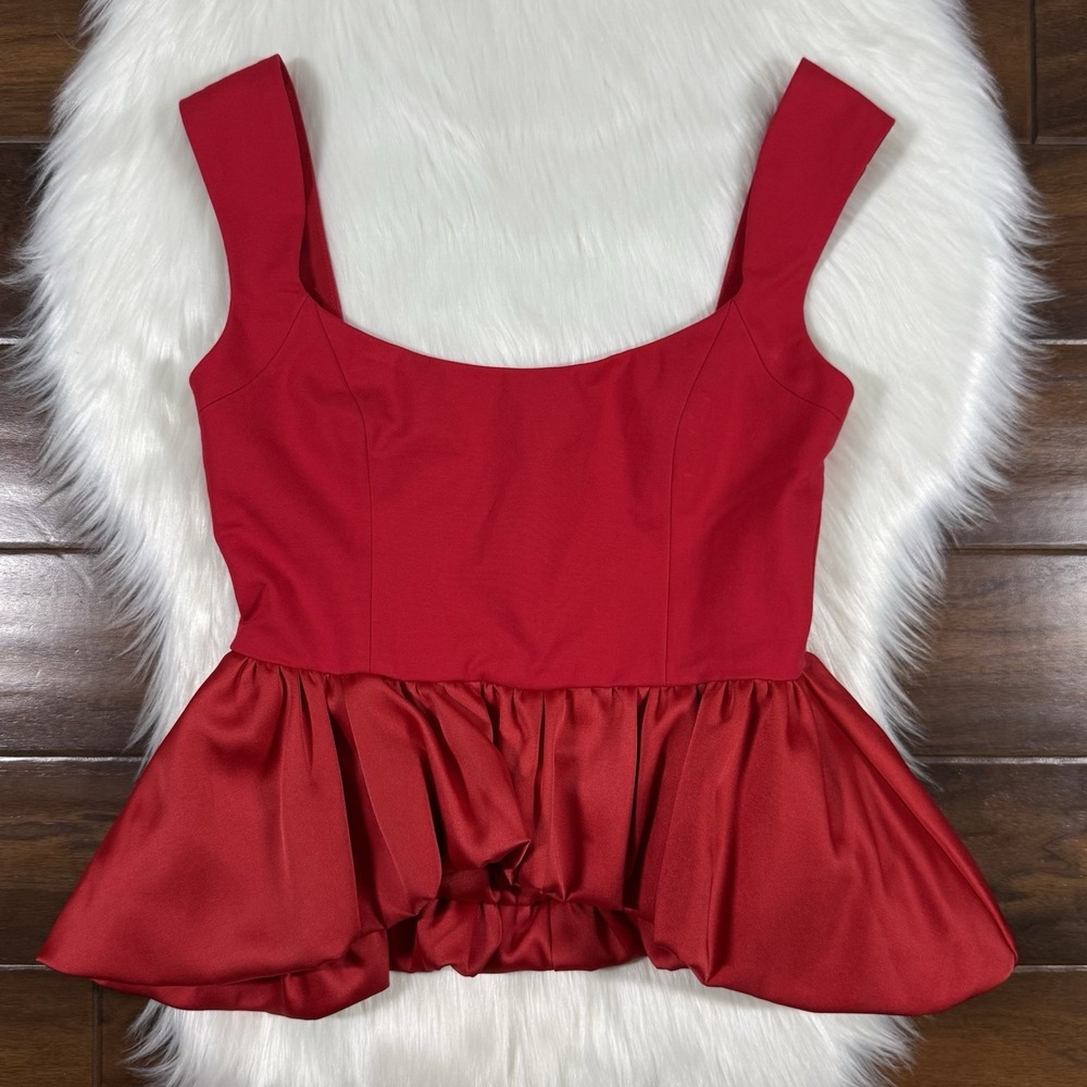Elliatt Women's Size Medium Red Yasmine Sleeveless‎ Peplum Top